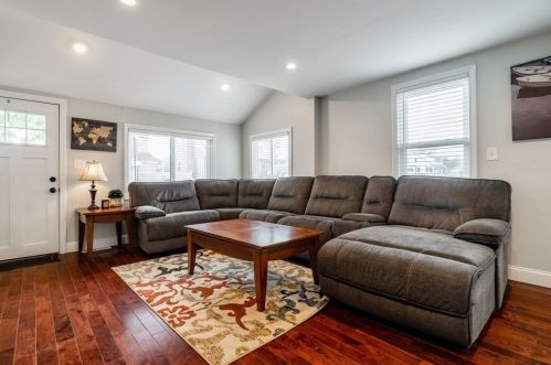 98 Bay Vw Ave, Quincy MA 02169-3101 exterior