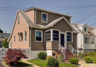 5 Saint Ann St, Carteret, NJ 07008-3118