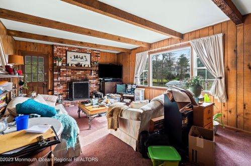 7 Pirates Cove Rd, Little Silver NJ 07739-1623 exterior