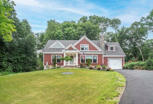 859 Cohannet St, Taunton, MA 02780-7125