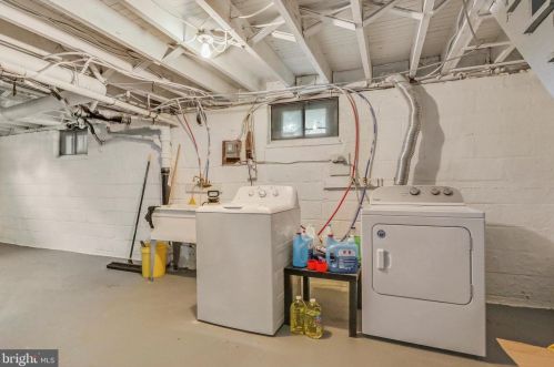 703 Washington Ave, West Deptford NJ 08096-1035 exterior