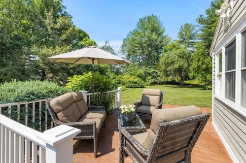 4 Pinegrove Rd, Hingham MA 02043-3923 exterior