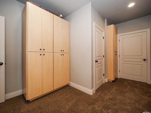 2161 Lorita Way, Sandy UT 84093-6514 exterior