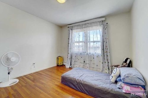 118 Sussex St, East Newark NJ 07029-2122 exterior