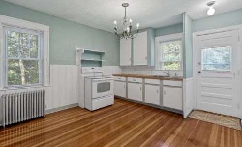 188 Newman Ave, Seekonk MA 02771-4911 exterior