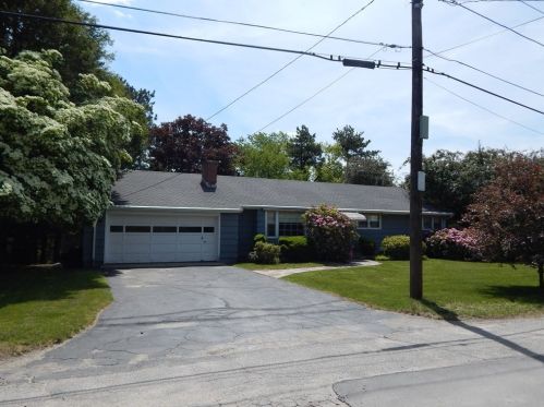 18 Chevy Chase Rd, Worcester, MA 01606-2515