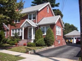 30 Lodge Rd, Belmont MA  02478-4618 exterior