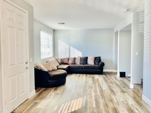 2837 73 Dr, Phoenix AZ 85043-7231 exterior