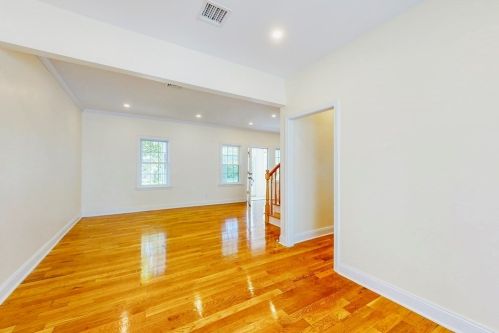 6 Pine Grove St, Milton MA  02186-4314 exterior