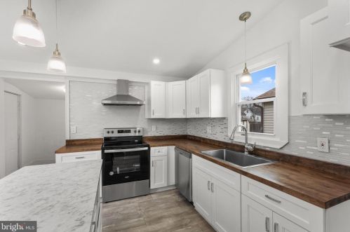 252 Greenwich Ave, West Deptford NJ  08066-2229 exterior