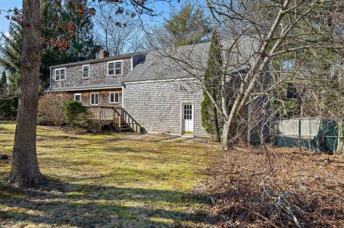 143 Rocky Hl Rd, Plymouth MA 02360-5501 exterior