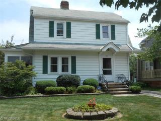 1615 Parkwood Rd, Cleveland, OH 44107-4721