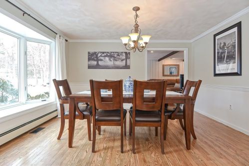 11 Robin Rd, Norfolk MA 02056-1731 exterior