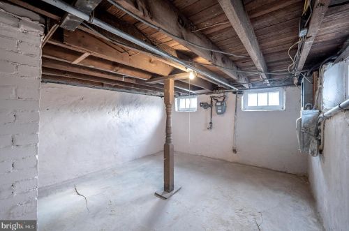 460 Crown Point Rd, West Deptford NJ  08086-2124 exterior