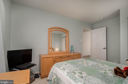 125 Sandpiper Ln, West Deptford NJ 08086-2196 exterior