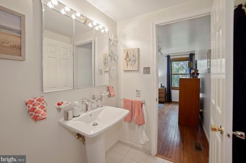 7442 Weather Worn Way, Columbia MD 21046-1434 exterior