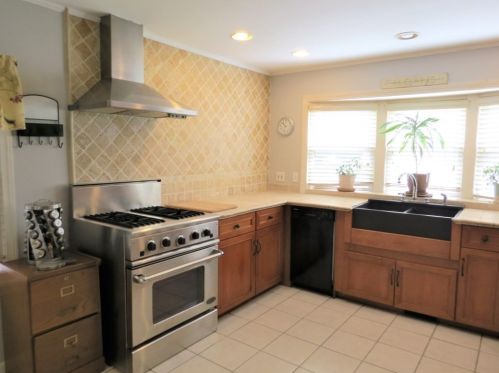 30 Fawn Dr, Plymouth, MA 02360-5039