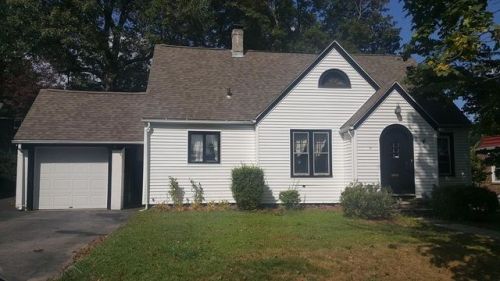 14 Thayer St, Worcester, MA 01603-2531