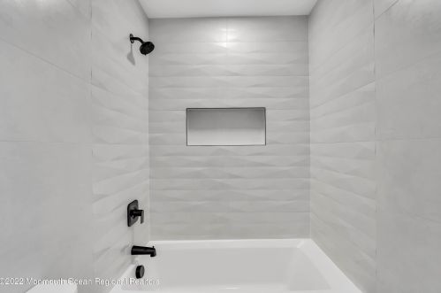 722 Green Valley Rd, Jackson Twp NJ  08527-2942 exterior