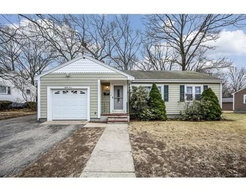 83 Cleveland St, Dedham, MA 02026-2315