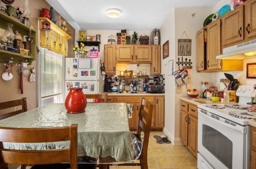 67 Catharine St, Worcester MA 01605-2708 exterior