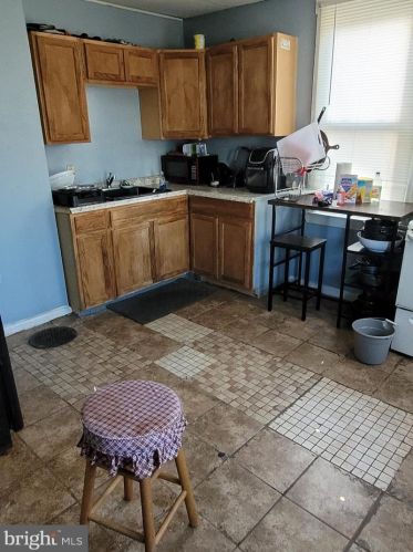 675 Broad St, West Deptford NJ 08096-1605 exterior