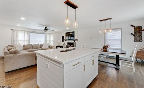 13 Fairview Dr, East Hanover NJ  07936-3506 exterior