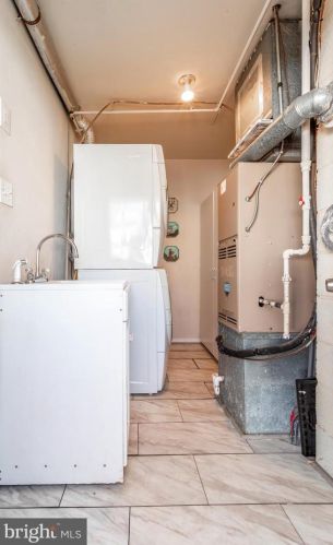 166 Frd Ave, West Deptford NJ 08096-5034 exterior