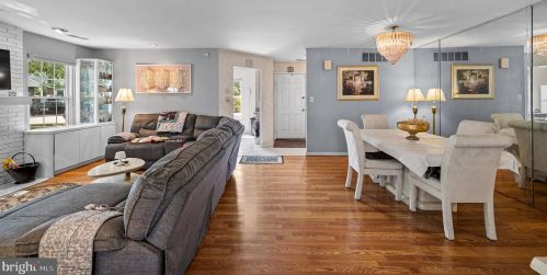 36 Kelly Dr, West Deptford NJ 08096-6712 exterior