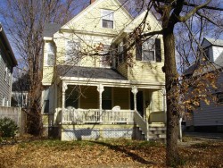 341 Cabot St, Newton, MA 02460-2255