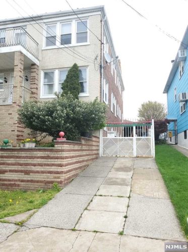 274 Belgrove Dr, Kearny, NJ 07032-1625