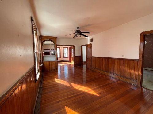 279 Earle St, New Bedford MA 02746-1813 exterior