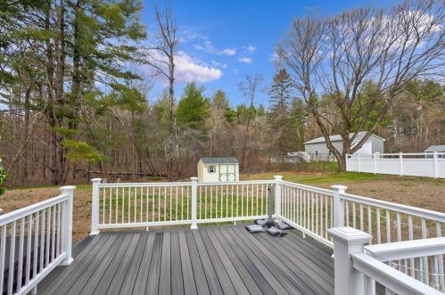 127 Elm St, North Reading MA 01864-2914 exterior