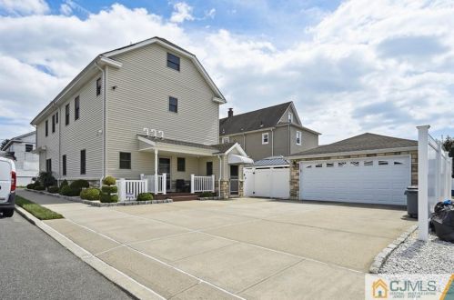 49 Wheeler Ave, Carteret NJ  07008-2825 exterior