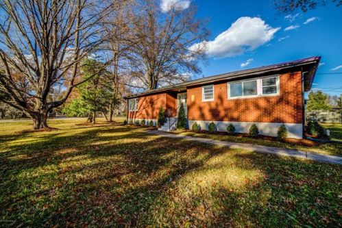 1676 Al Mara Cir, Louisville, KY 40205-3268