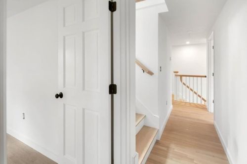 7 Queen Anne Ln, Hingham MA  02043-3904 exterior