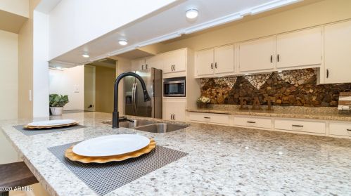 2136 Bethany Home Rd, Phoenix AZ 85015-1938 exterior