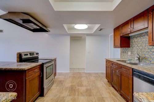 18042 42nd St, Phoenix AZ 85032-2267 exterior