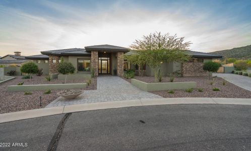 3207 Cottonwood Ln, Phoenix, AZ 85045-1234