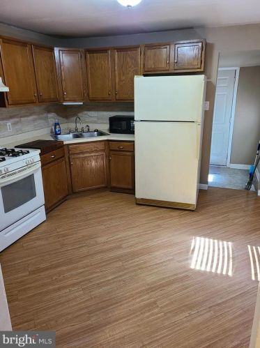 110 Adams St, West Deptford NJ  08066-1235 exterior