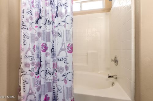 1102 Behrend Dr, Phoenix AZ 85050-3992 exterior