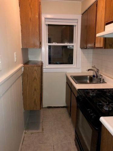 236 Haverhill St, Lawrence MA 01840-1406 exterior