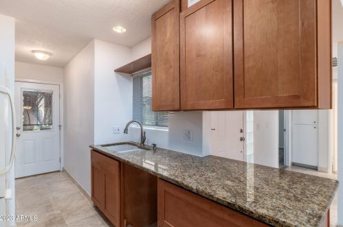 1173 Beryl Ave, Phoenix AZ 85021-2480 exterior