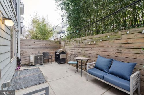 727 20th St, Philadelphia PA  19130-2003 exterior