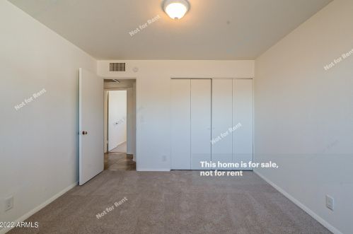 3030 Cactus Rd, Phoenix AZ 85029-2220 exterior