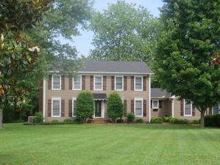 1001 Lochland Dr, Gallatin, TN 37066-5710