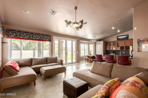 1709 Cathedral Rock Dr, Phoenix AZ 85048-8909 exterior