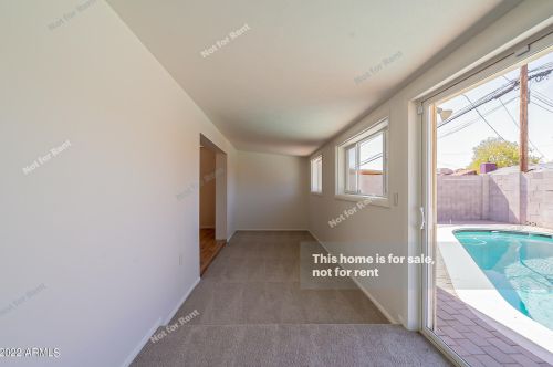 3030 Cactus Rd, Phoenix AZ 85029-2220 exterior