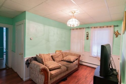 193 Union St, Lawrence MA 01843-1609 exterior