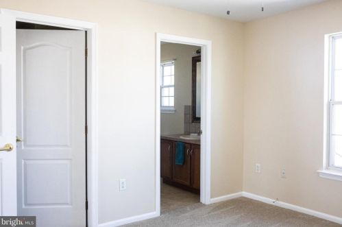 11 Highgrove Ct, West Deptford NJ 08086-3814 exterior